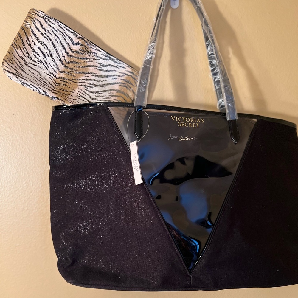 NWT Victoria’s Secret Bag with attached cosmetic bag